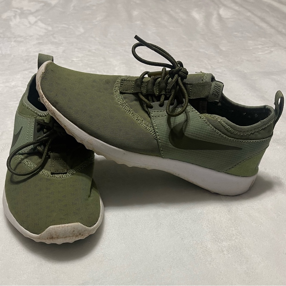 Army green nike tennis shoes